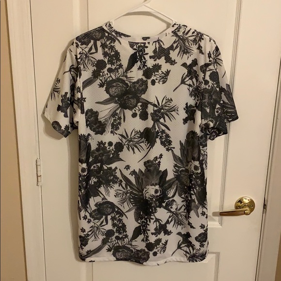Black & White Floral Mesh T-shirt - Picture 2 of 3